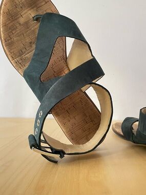 Donald J Pliner Lola2 Gladiator Sandal | US 6.5M